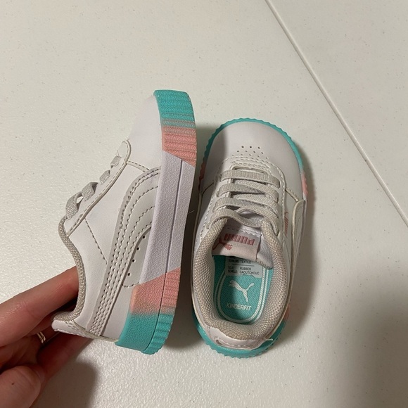 Puma Toddler sneakers with colored soles —  size 5C - Picture 2 of 6